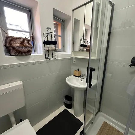 Villarey - In Apartment